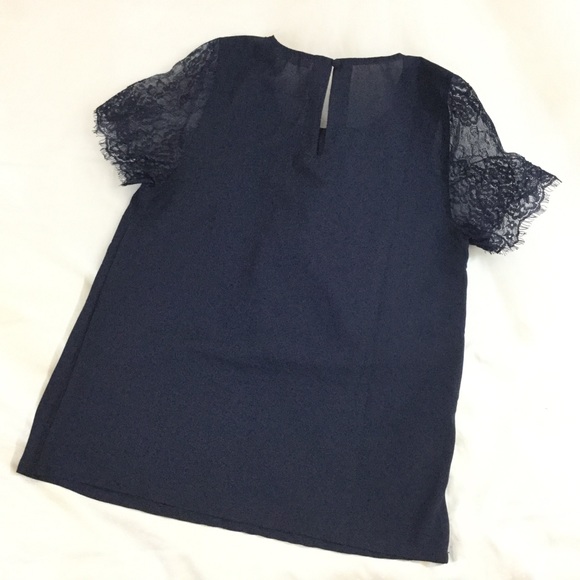 📣 Lace Sleeve Top 📣 - Picture 2 of 6